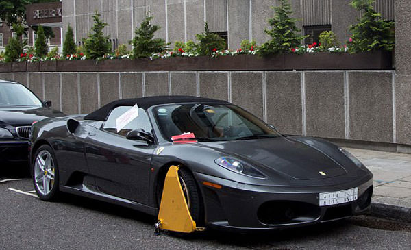 Arap Milyarderler Otomobillerini Özel Kargo Uçaklarıyla Getiriyor