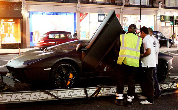 Arap Milyarderler Otomobillerini Özel Kargo Uçaklarıyla Getiriyor