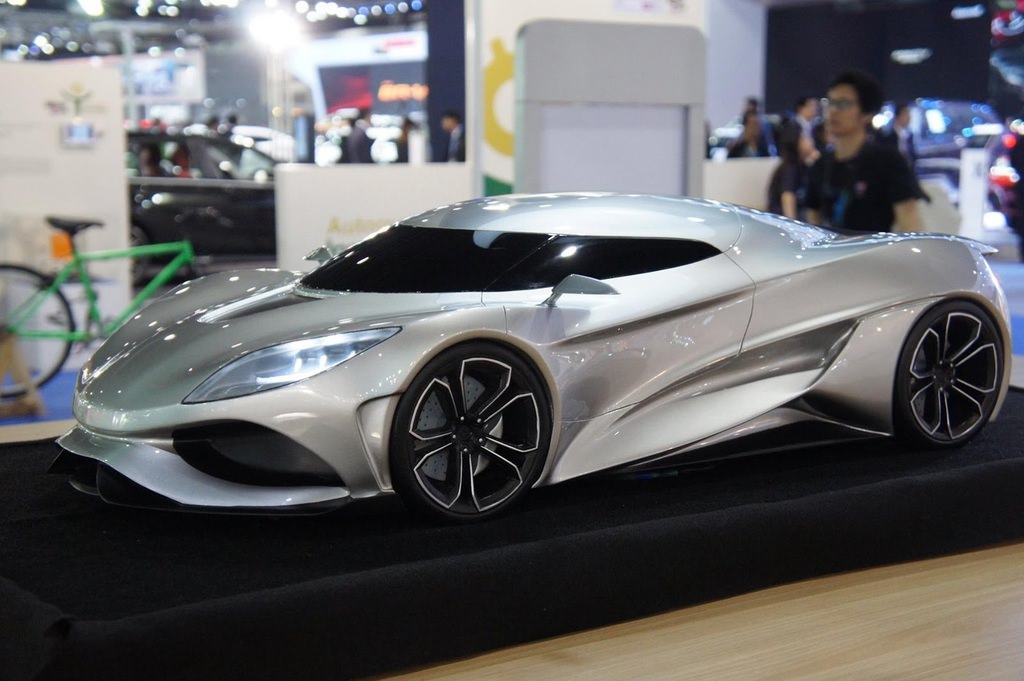 15 Yaşındaki Gencin Elinden Çıkan Koenigsegg