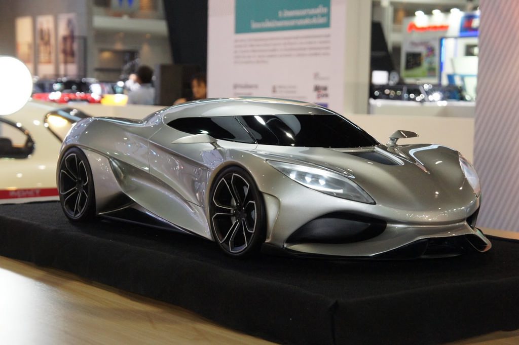 15 Yaşındaki Gencin Elinden Çıkan Koenigsegg