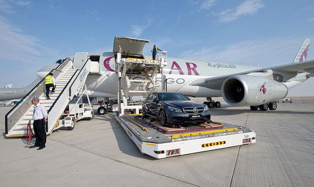 Arap Milyarderler Otomobillerini Özel Kargo Uçaklarıyla Getiriyor