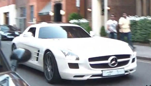 Arap Milyarderler Otomobillerini Özel Kargo Uçaklarıyla Getiriyor