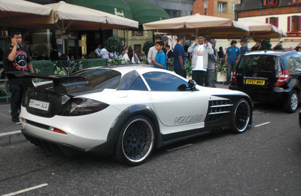 Arap Milyarderler Otomobillerini Özel Kargo Uçaklarıyla Getiriyor