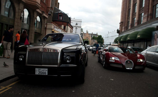 Arap Milyarderler Otomobillerini Özel Kargo Uçaklarıyla Getiriyor