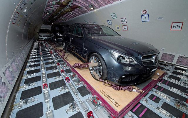 Arap Milyarderler Otomobillerini Özel Kargo Uçaklarıyla Getiriyor