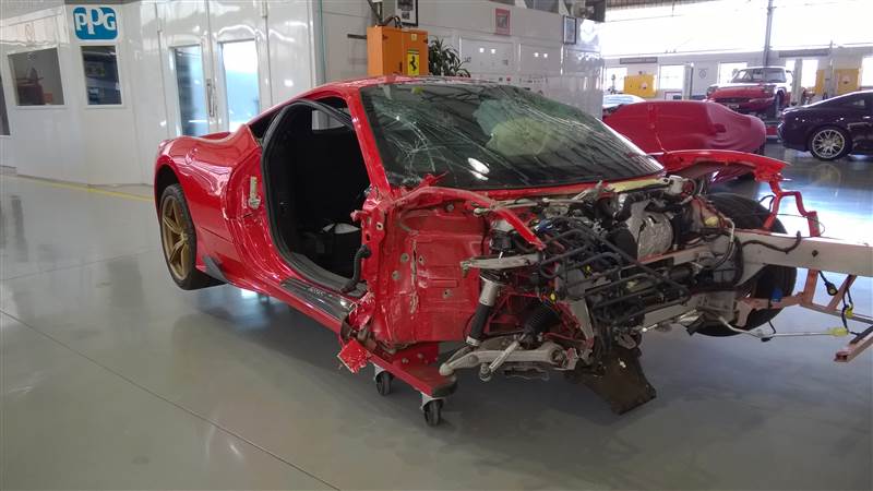 Kazalı Ferrari 200 Bin Dolara Alıcısını Bekliyor