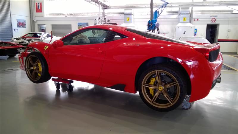 Kazalı Ferrari 200 Bin Dolara Alıcısını Bekliyor