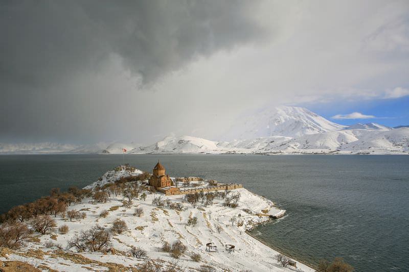 Kardan Adam mı Kardan Otomobil mi?