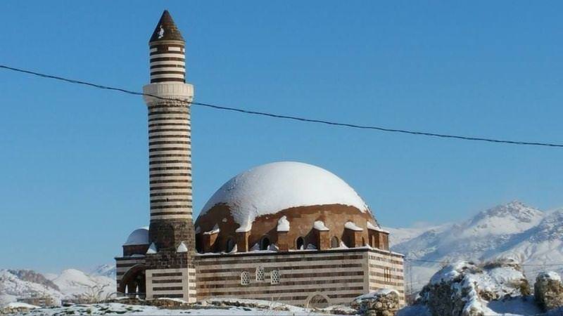 Kardan Adam mı Kardan Otomobil mi?