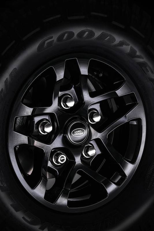 İki Milyonuncu Land Rover Defender Açık Arttırmada Satıldı