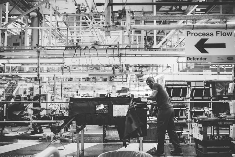 İki Milyonuncu Land Rover Defender Açık Arttırmada Satıldı