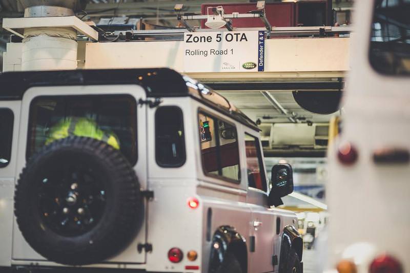 İki Milyonuncu Land Rover Defender Açık Arttırmada Satıldı