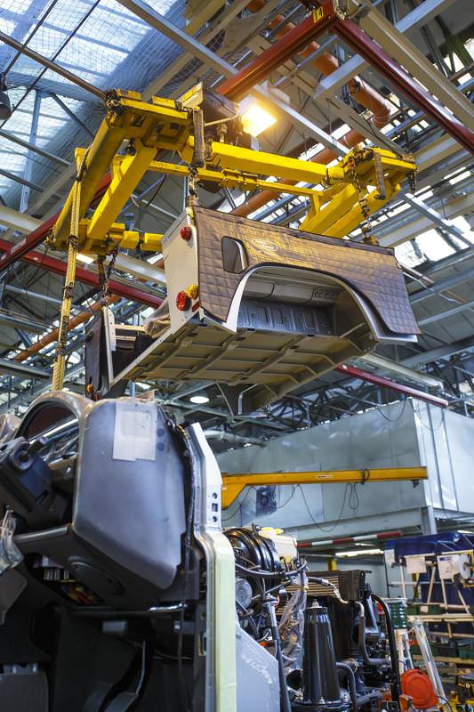 İki Milyonuncu Land Rover Defender Açık Arttırmada Satıldı