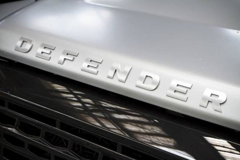 İki Milyonuncu Land Rover Defender Açık Arttırmada Satıldı
