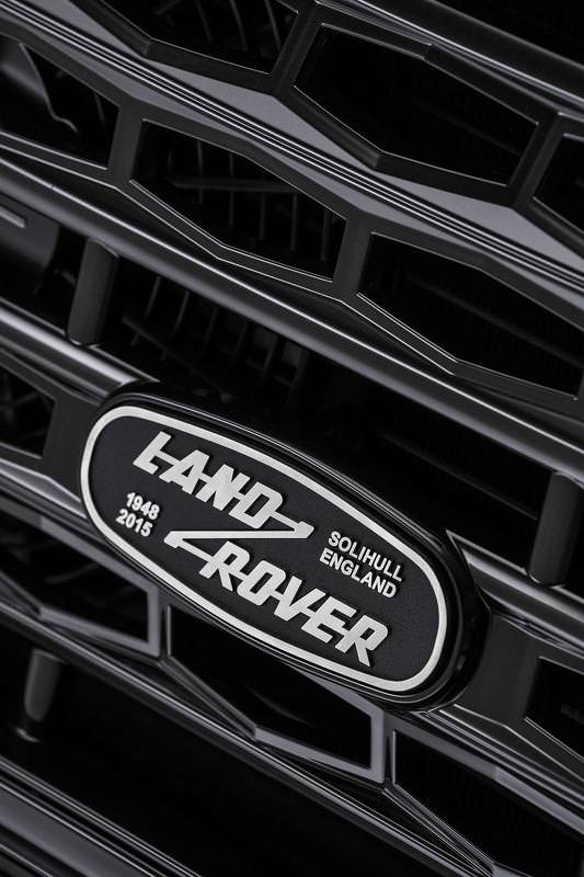 İki Milyonuncu Land Rover Defender Açık Arttırmada Satıldı