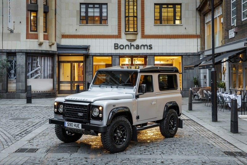 İki Milyonuncu Land Rover Defender Açık Arttırmada Satıldı