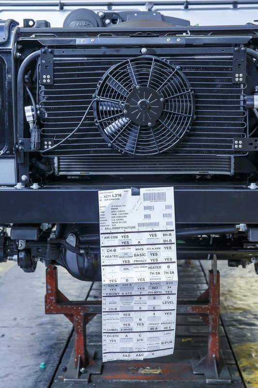 İki Milyonuncu Land Rover Defender Açık Arttırmada Satıldı