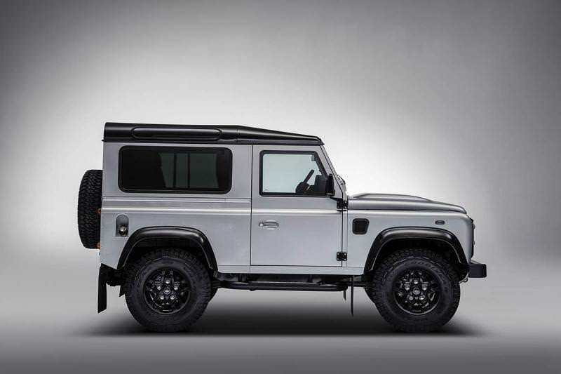 İki Milyonuncu Land Rover Defender Açık Arttırmada Satıldı