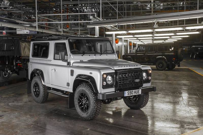 İki Milyonuncu Land Rover Defender Açık Arttırmada Satıldı