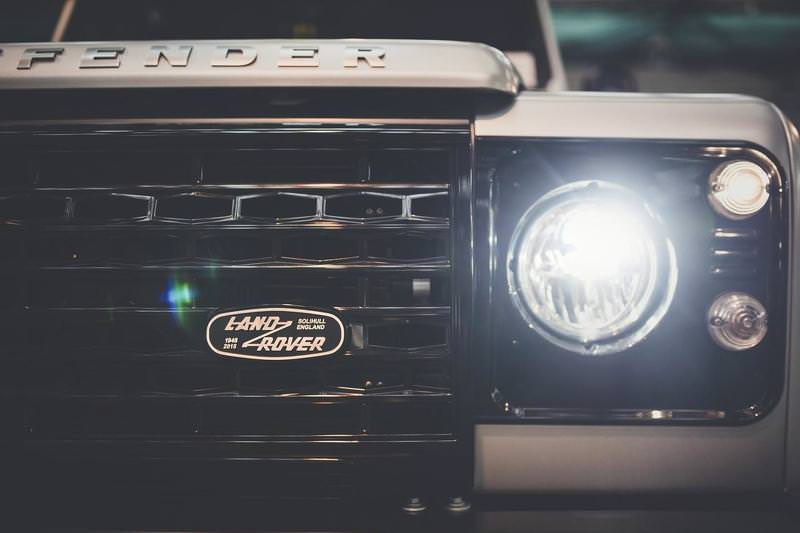 İki Milyonuncu Land Rover Defender Açık Arttırmada Satıldı