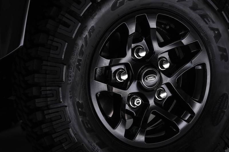 İki Milyonuncu Land Rover Defender Açık Arttırmada Satıldı