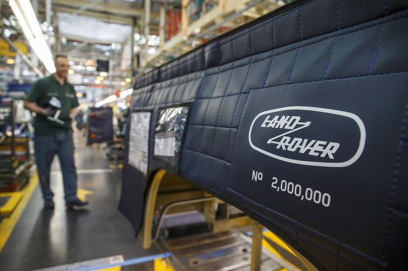 İki Milyonuncu Land Rover Defender Açık Arttırmada Satıldı