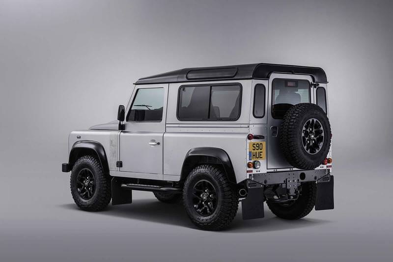 İki Milyonuncu Land Rover Defender Açık Arttırmada Satıldı