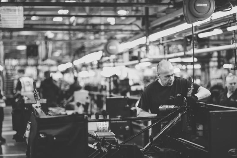 İki Milyonuncu Land Rover Defender Açık Arttırmada Satıldı