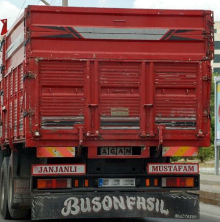 Şaşırtan Araç Arkası Yazılar