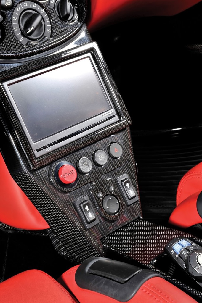 İkiye Bölünen Ferrari Satışa Çıkıyor