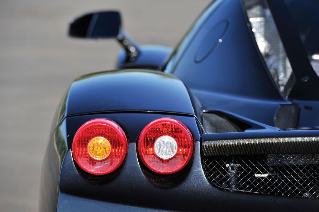 İkiye Bölünen Ferrari Satışa Çıkıyor