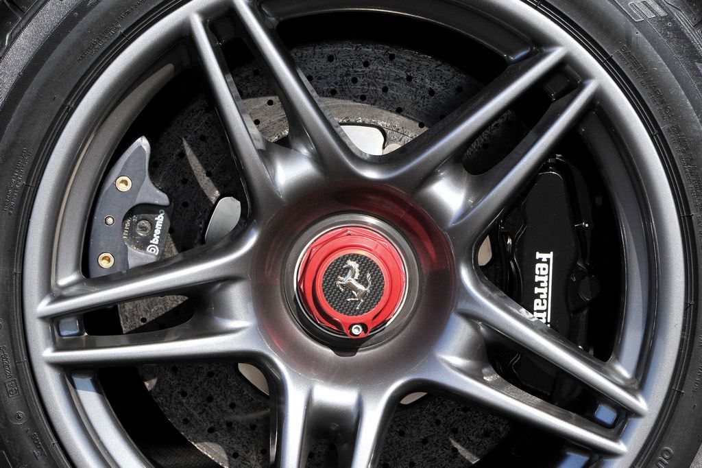 İkiye Bölünen Ferrari Satışa Çıkıyor