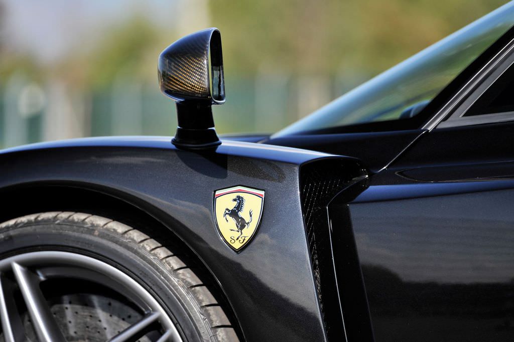 İkiye Bölünen Ferrari Satışa Çıkıyor