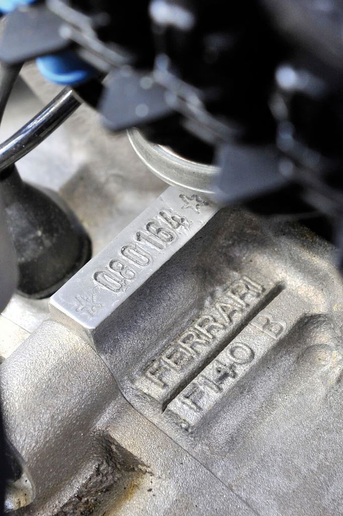 İkiye Bölünen Ferrari Satışa Çıkıyor