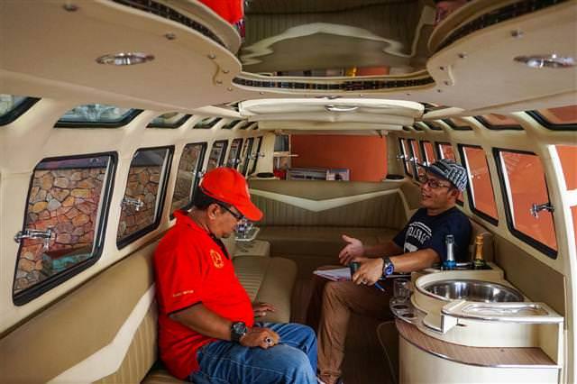 Efsane Minibüs Görenleri Şaşırtıyor