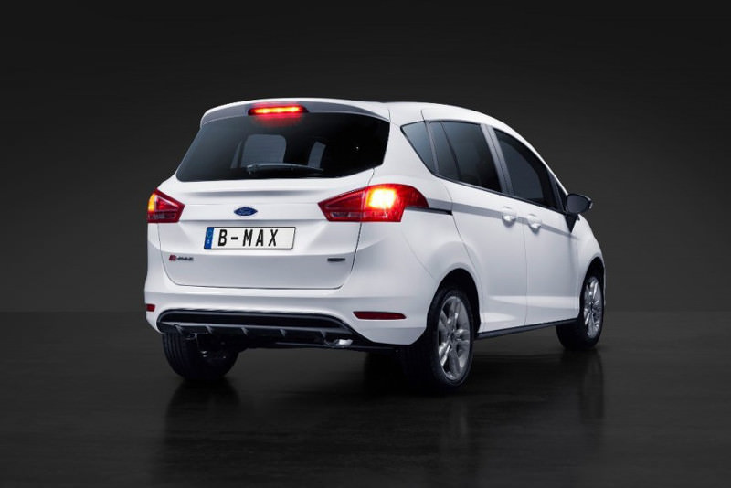 B-Max Colour Edition 140 HP’lik Motoruyla Tanıttı