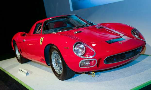 2015'te Rekor Fiyata Satılan Otomobiller