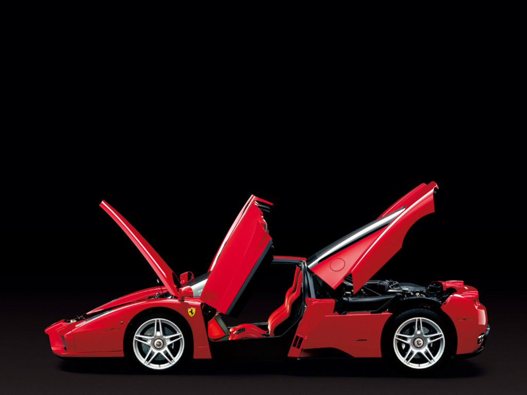 Dubai Polisi Ferrari Enzo’yu Satamıyor