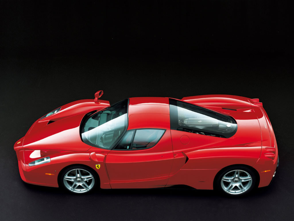 Dubai Polisi Ferrari Enzo’yu Satamıyor