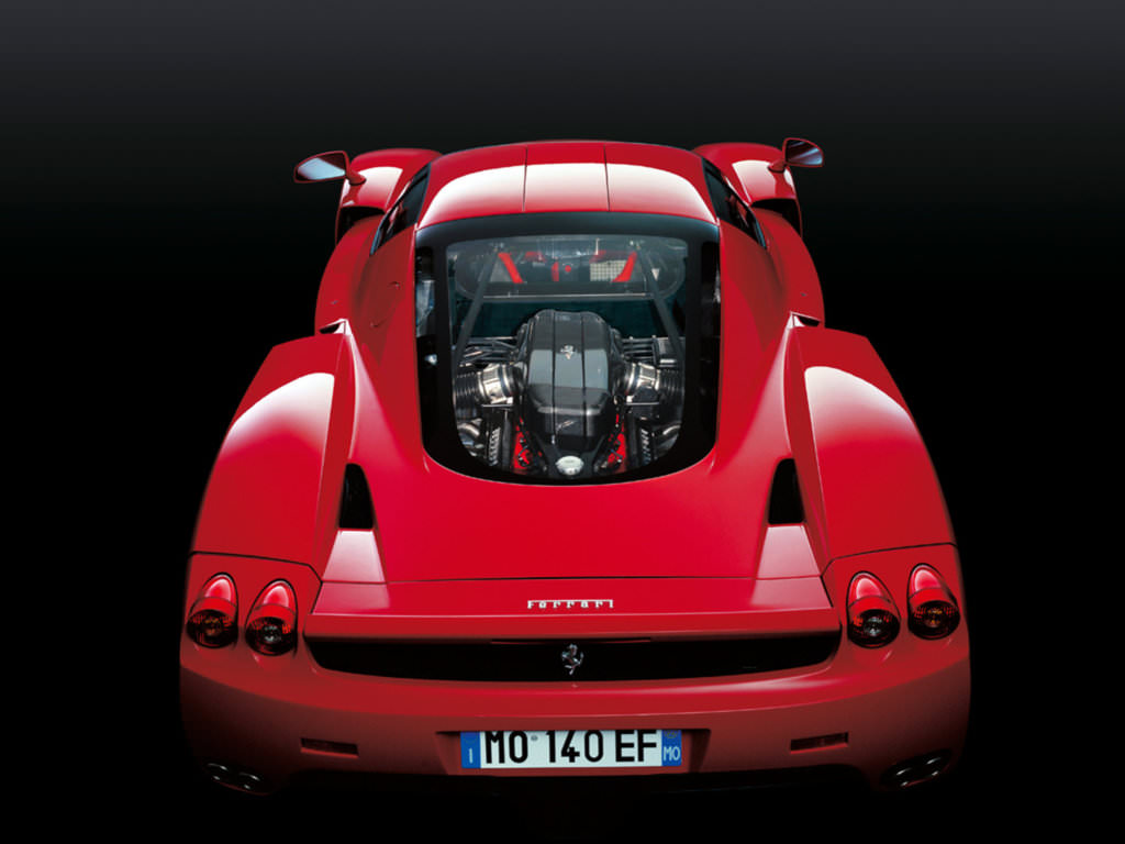 Dubai Polisi Ferrari Enzo’yu Satamıyor