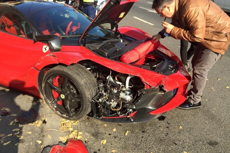 LaFerrari’nin Hasarlı Tamponu 14 Bin TL’ye Satılıyor