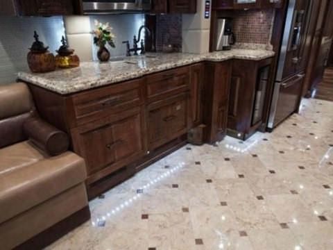 Görenleri Şaşırtan Karavanlar