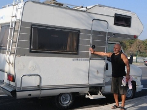 Görenleri Şaşırtan Karavanlar