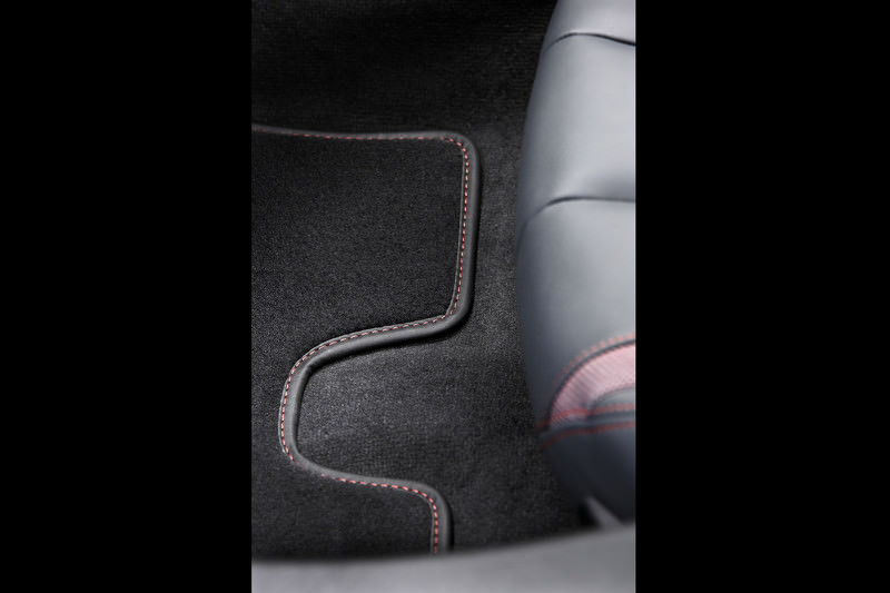 BMW i8 Protonic Red Edition Cenevre’de Sahne Alacak