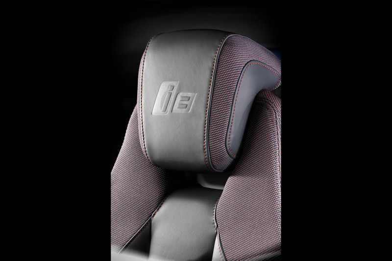 BMW i8 Protonic Red Edition Cenevre’de Sahne Alacak