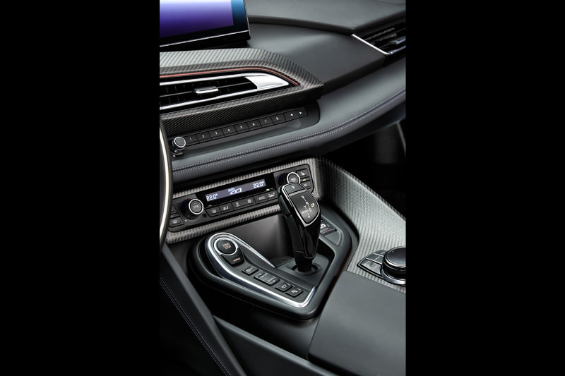 BMW i8 Protonic Red Edition Cenevre’de Sahne Alacak