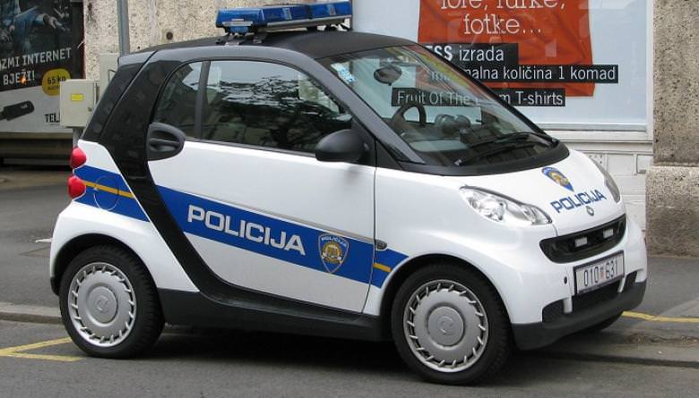 Dünyanın Çeşitli Ülkelerinden 10 Değişik Polis Otomobili