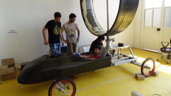 Rüzgarla Çalışan Otomobil Yapıyorlar