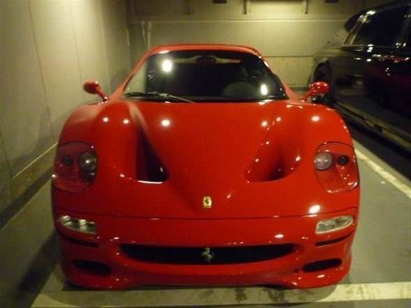 Japon Milyarderin Garajı Görenleri Hayrete Düşüyor