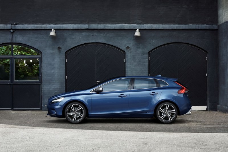 Volvo V40 Yenilendi